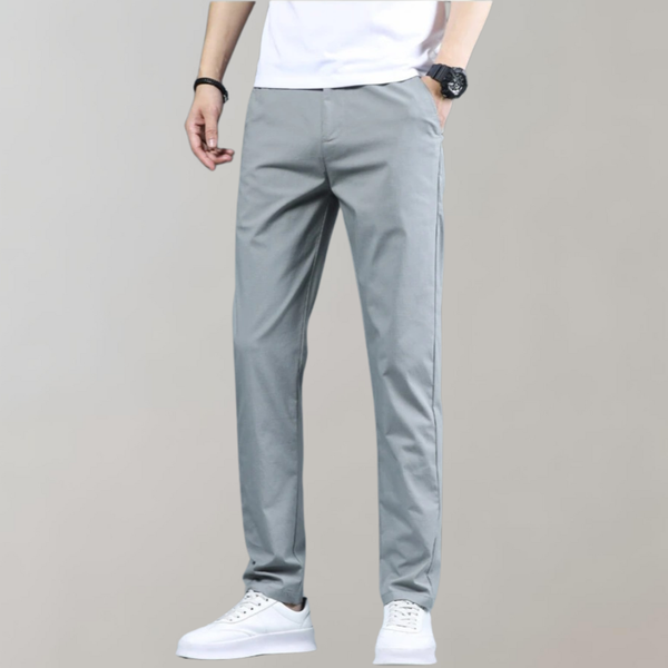 Pantalón chino slim fit de tejido elástico