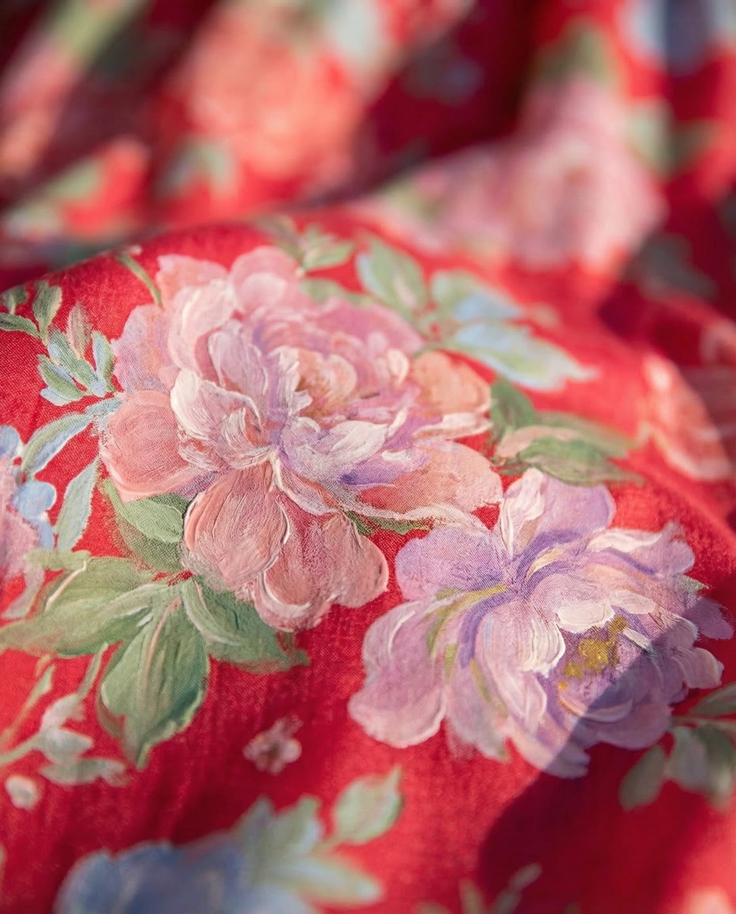 Miriam — Vestido floral con cuello de pico
