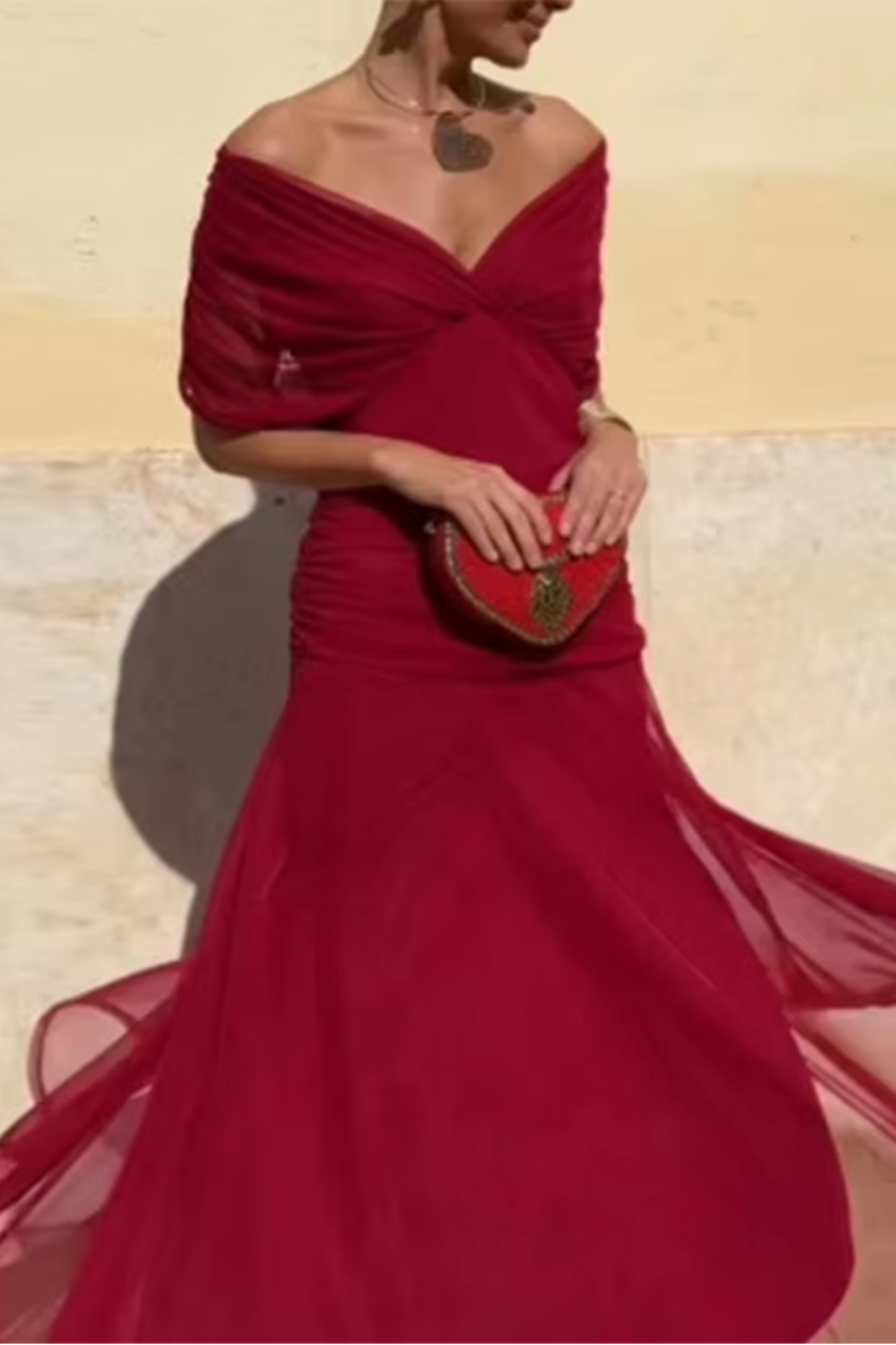 Luisa — Vestido largo de fiesta con cuello de pico