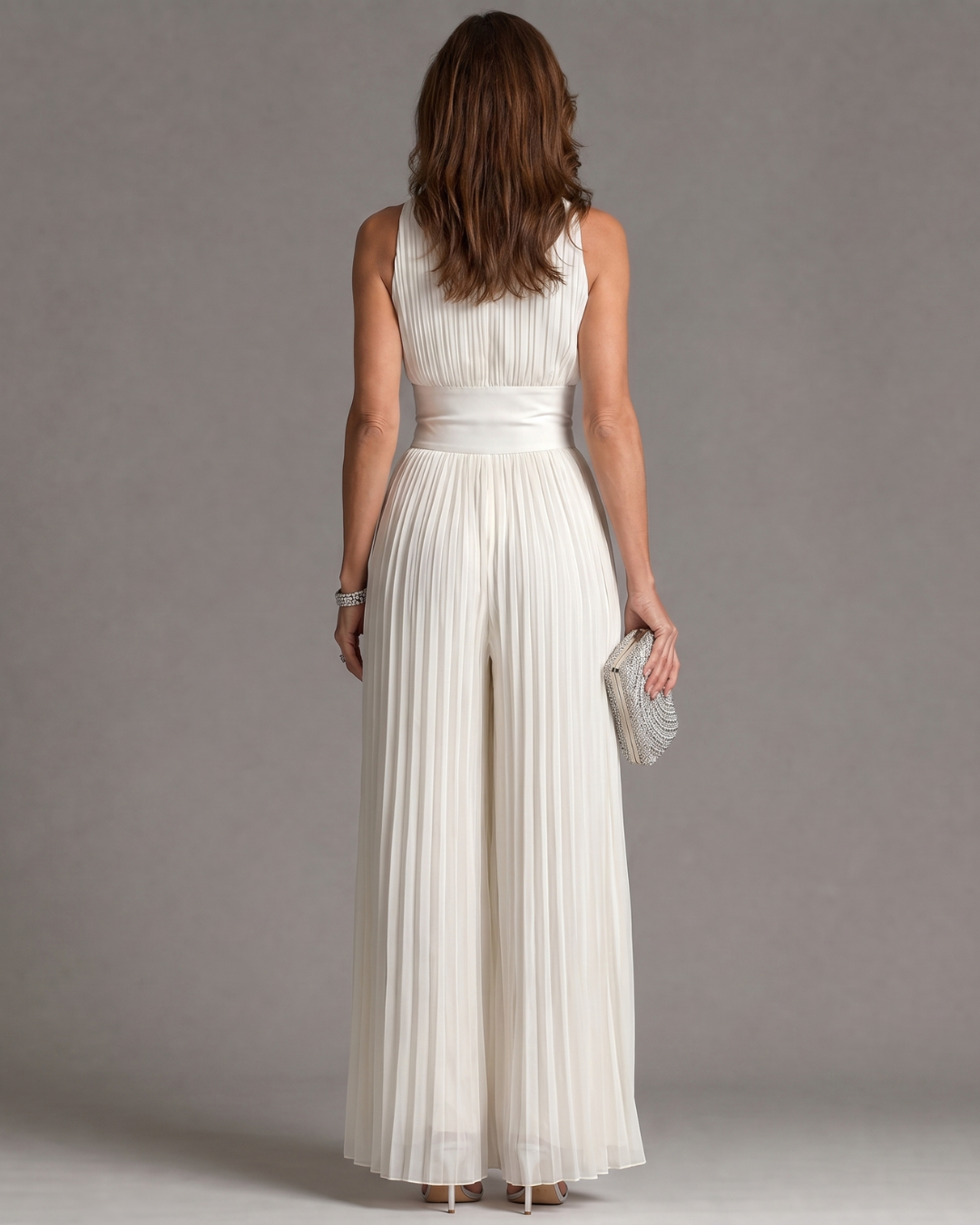Priscila — Mono plisado con cuello halter