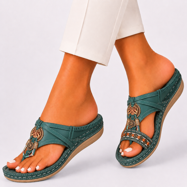 Sandalias confort con hebilla dorada