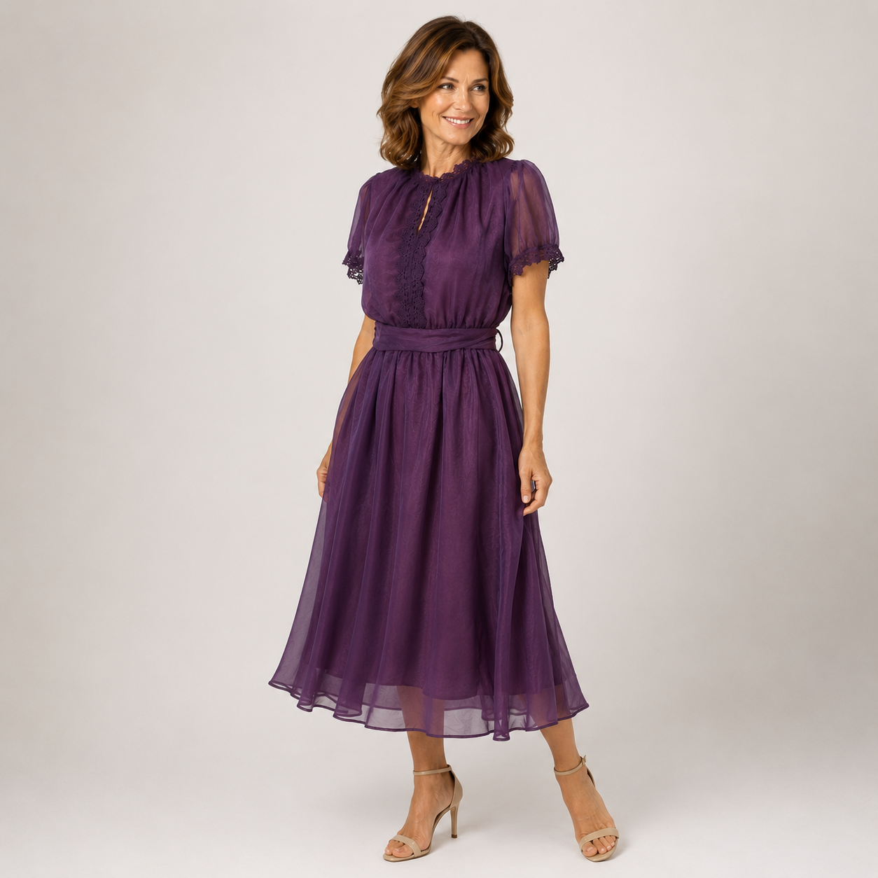 Flavia | Vestido maxi de gasa con escote lágrima y ribete de encaje
