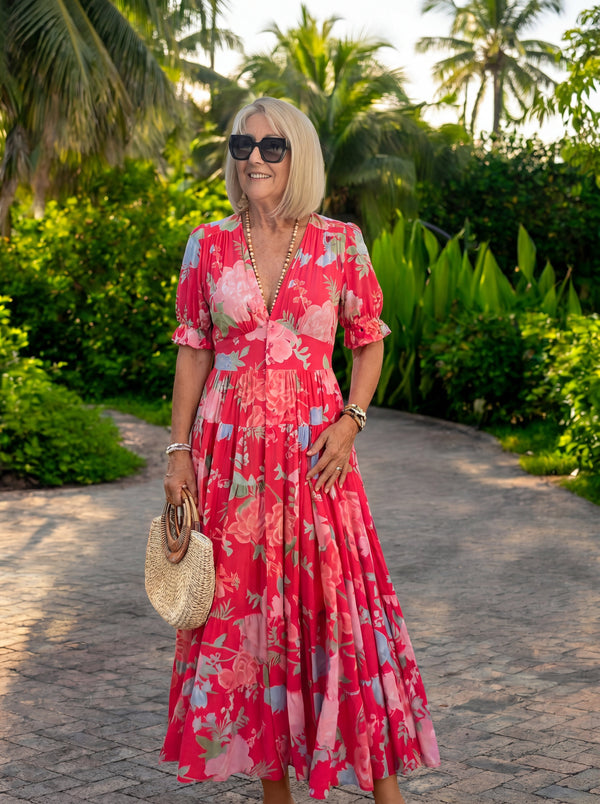 Vestido floral con cuello de pico