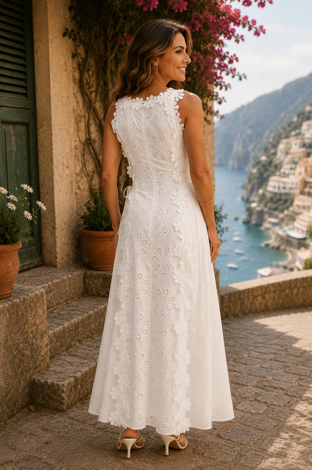 Della | Elegante vestido maxi bordado