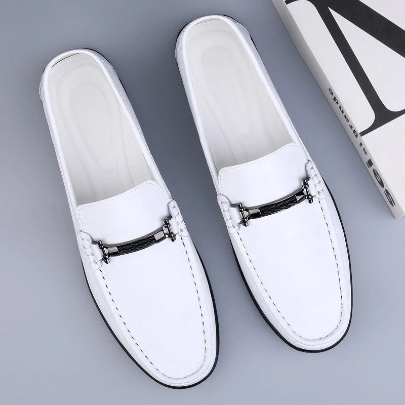 Andrés · Mocasines de cuero con hebilla metálica