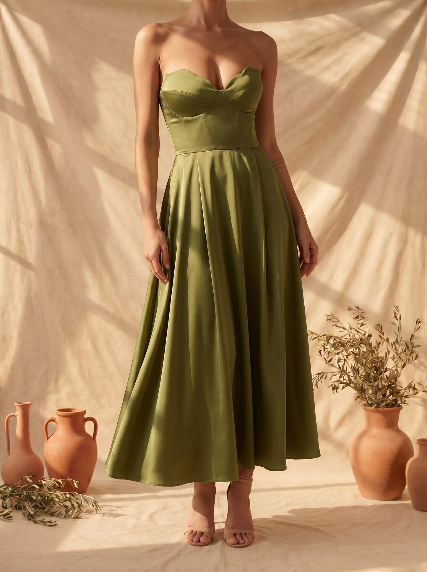 Liora | Vestido midi elegante sin tirantes