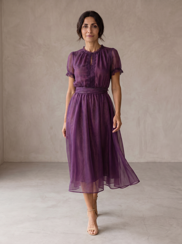 Flavia | Vestido maxi de gasa con escote lágrima y ribete de encaje