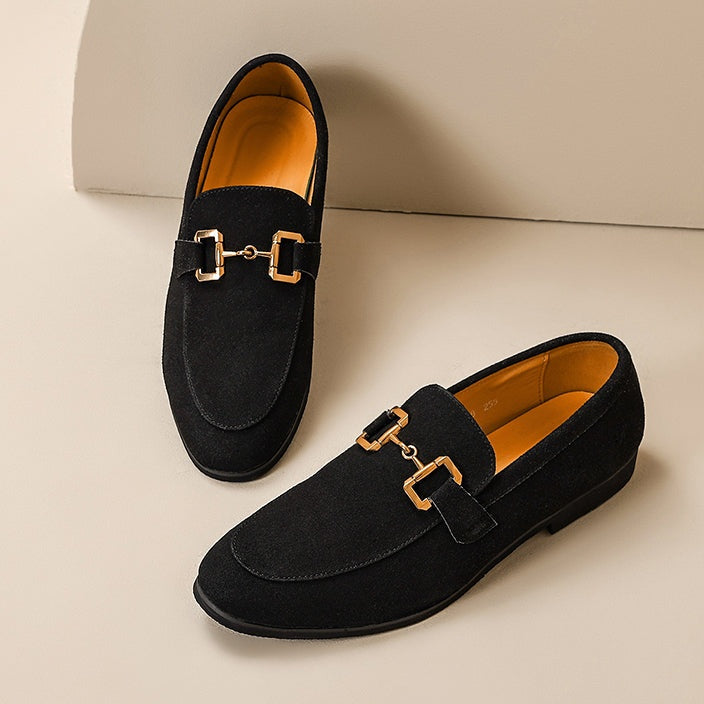 Lucas · Mocasines de ante con hebilla dorada