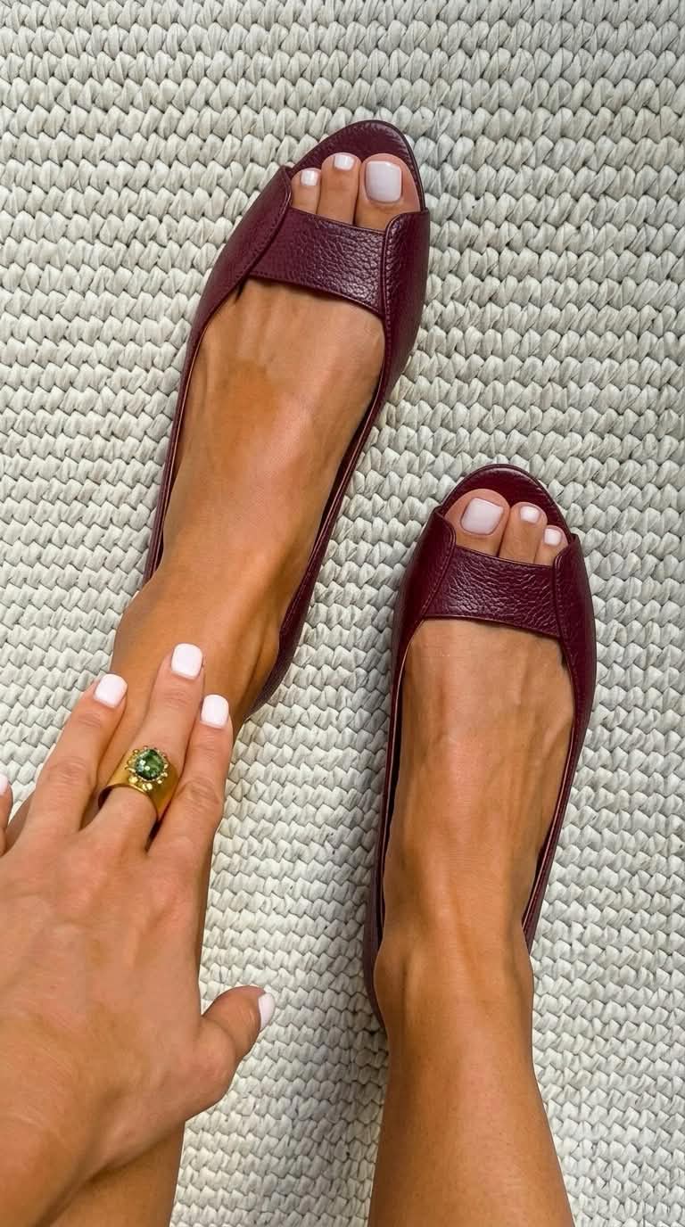 Adelina — Sandalias doradas cómodas y elegantes
