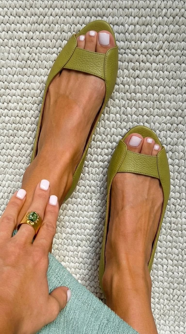Adelina — Sandalias doradas cómodas y elegantes