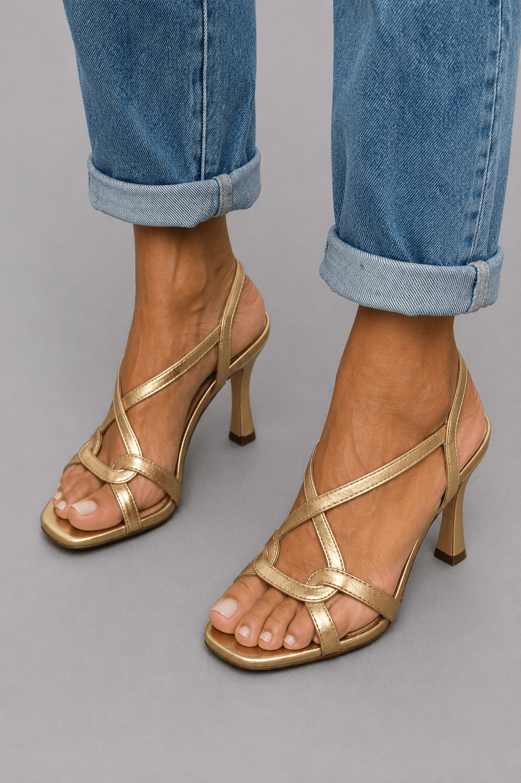 Isabel — Sandalias doradas con brillo de verano