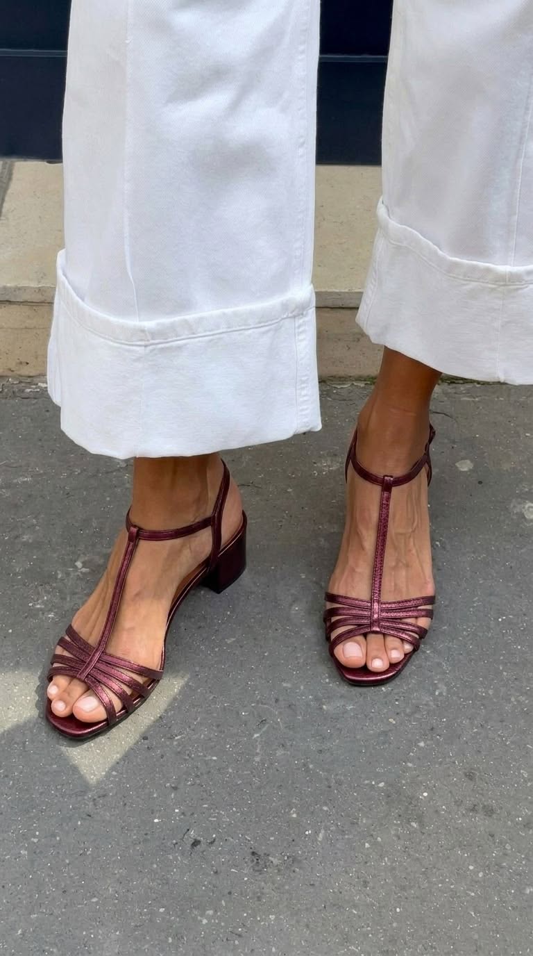 Alegría — Sandalias doradas para el día a día