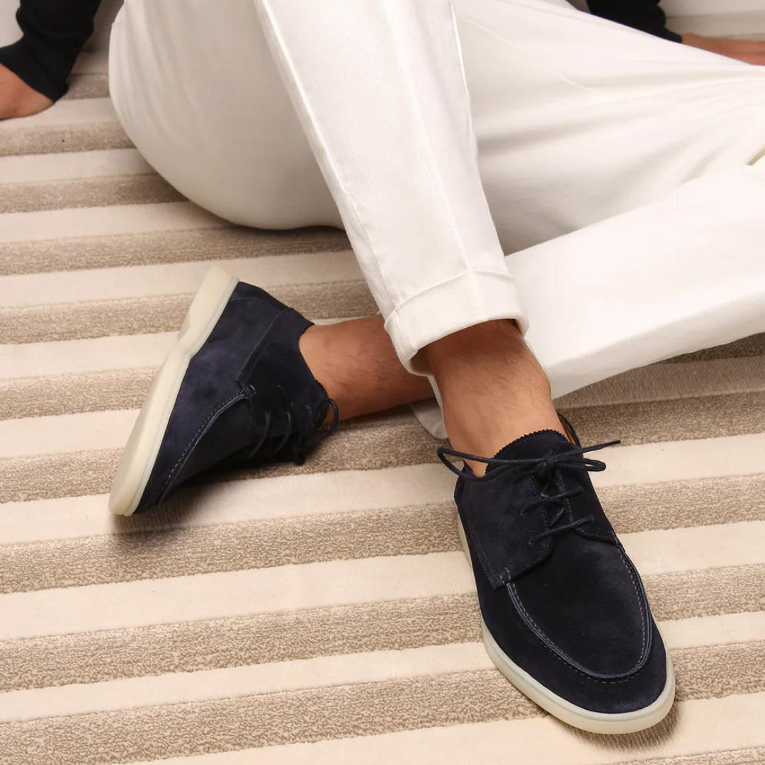 Rodrigo · Zapatos de ante con cordones y suela blanca