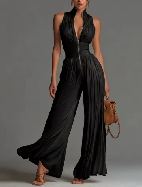 Priscila — Mono plisado con cuello halter